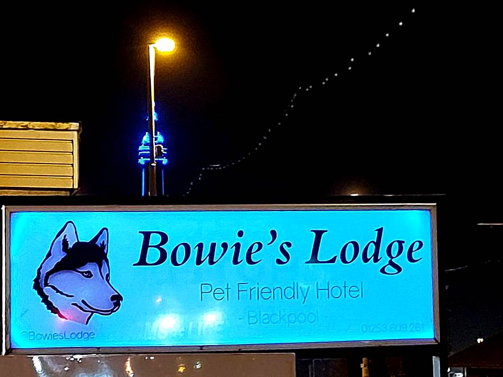 Bowies Lodge