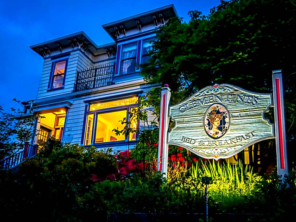 Clementine's Guest House (Astoria, Oregon) 