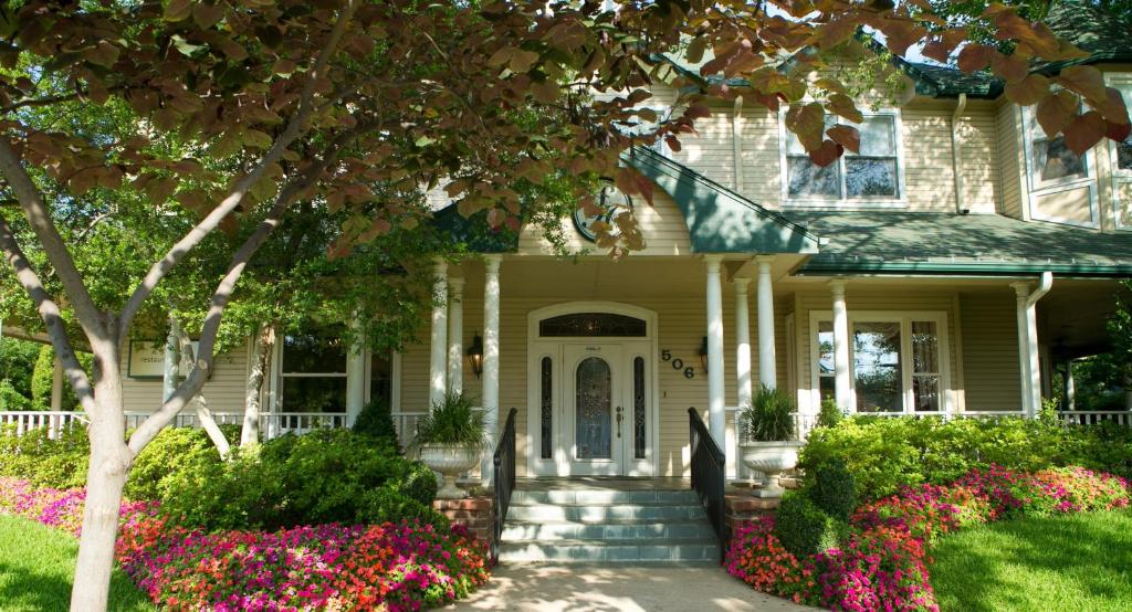 The Sanford House Inn & Spa