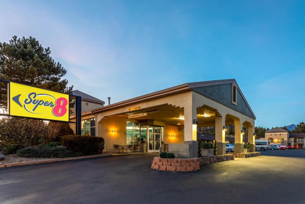Super 8 by Wyndham NAU/Downtown Conference Center