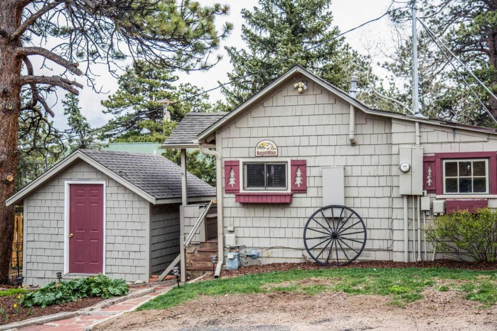 Cozy 1-bedroom cabin with kitchen Dogs OK