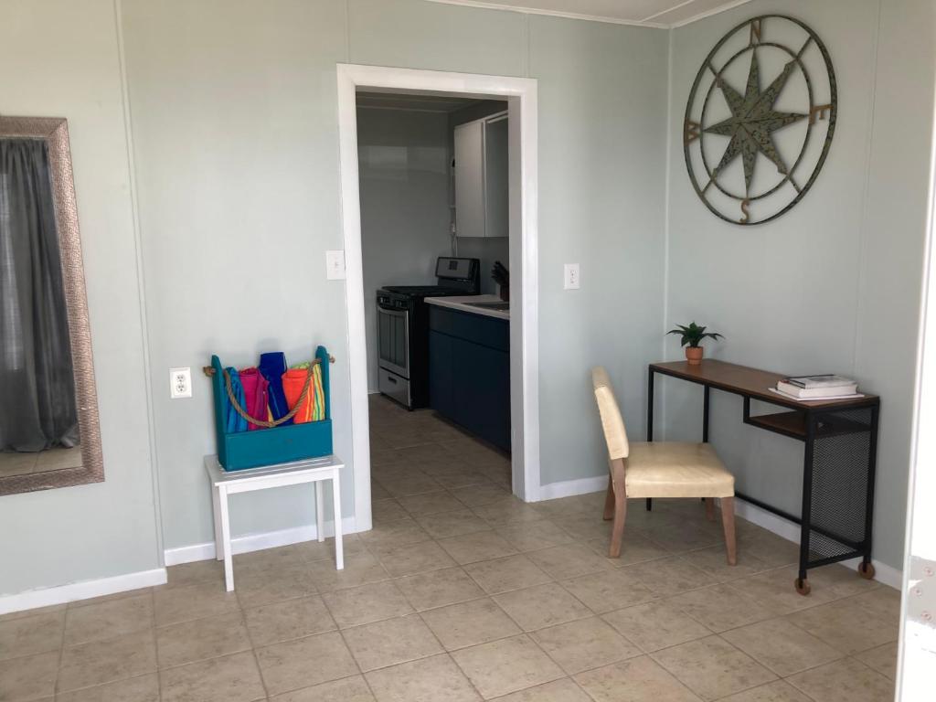 Waterfront cottage at St. Charles Bay, boat ramp