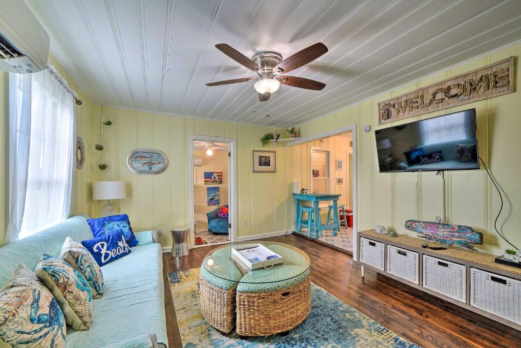 Cozy Texas Cottage Less Than 2 Mi to Rockport Beach!