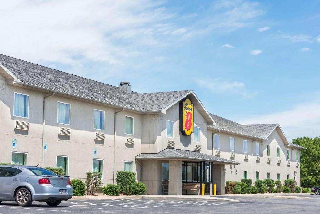 Super 8 by Wyndham Hagerstown/Halfway Area