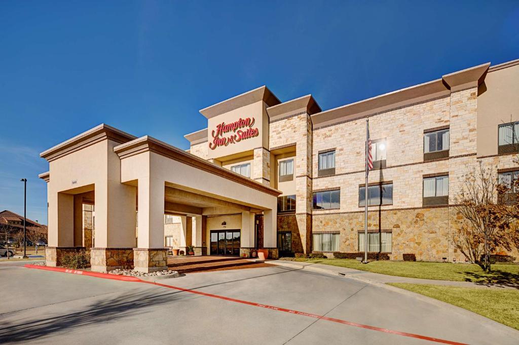 Hampton Inn & Suites - Mansfield