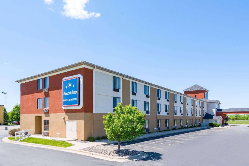 AmericInn by Wyndham Rochester