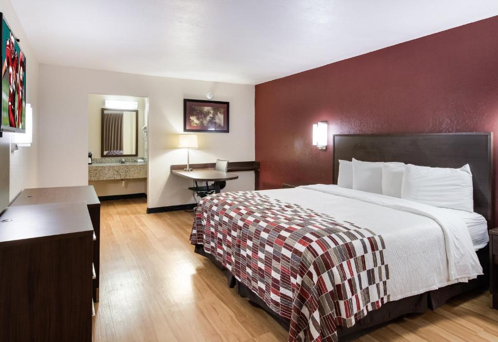 Red Roof Inn & Suites Commerce - Athens