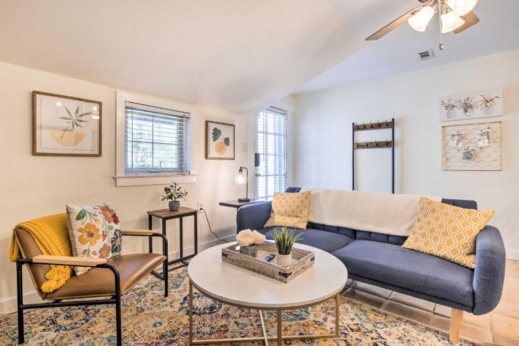 Charming Chapel Hill Condo in Fantastic Location!