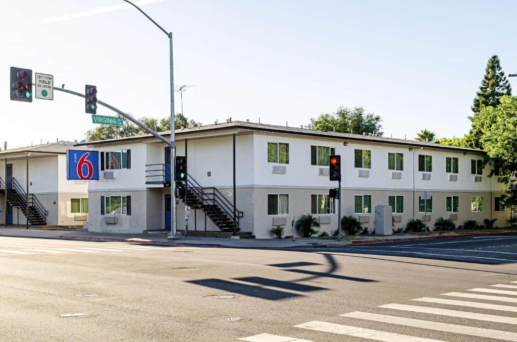 Motel 6-Modesto, CA - Downtown