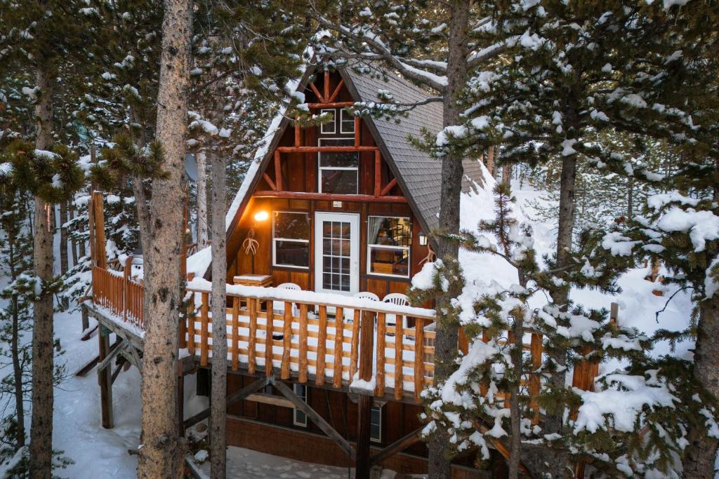 A-Frame Cabin - Mountain Views, Deck, Pet Friendly