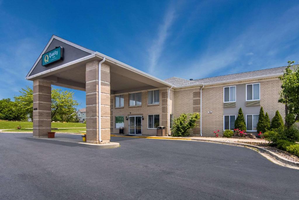 Quality Inn Aurora - Naperville Area