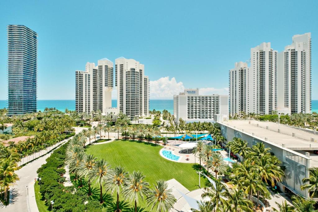 MIAMI OCEANVIEW OASIS Collins Ave Apartments Free Parking