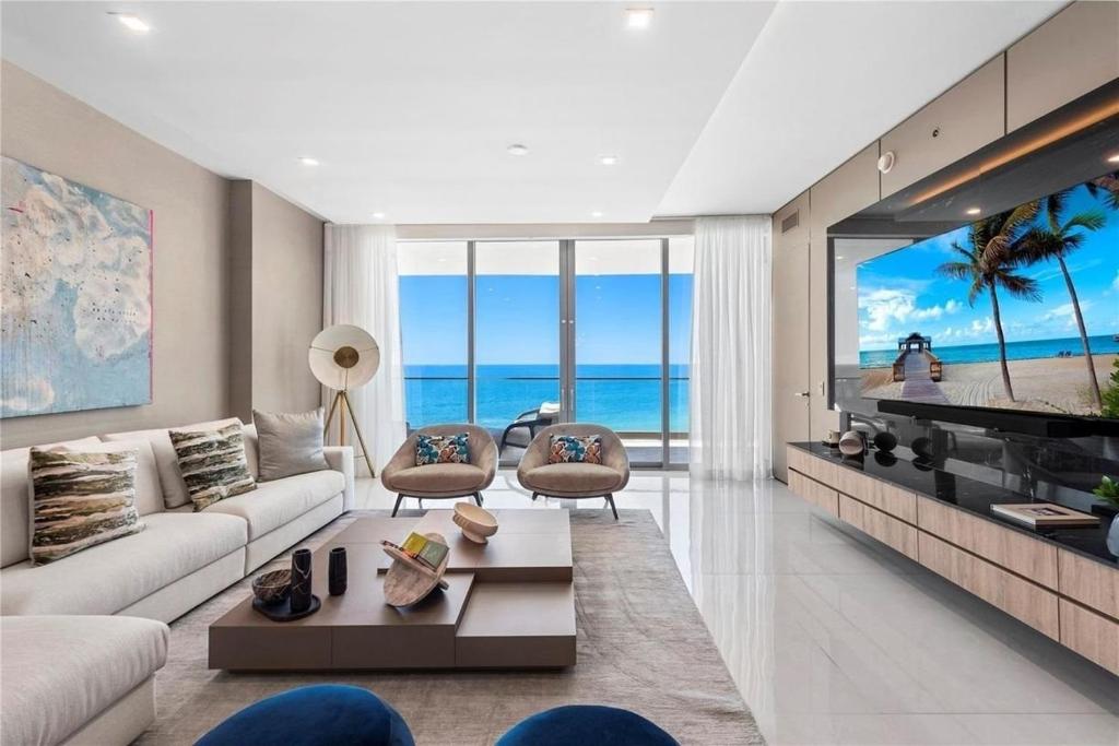 Elegant Oceanfront Residence In Sunny Isles Beach