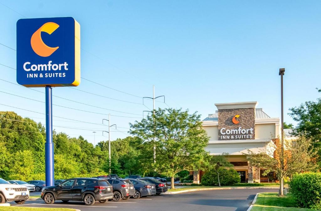 Comfort Inn & Suites Newark - Wilmington