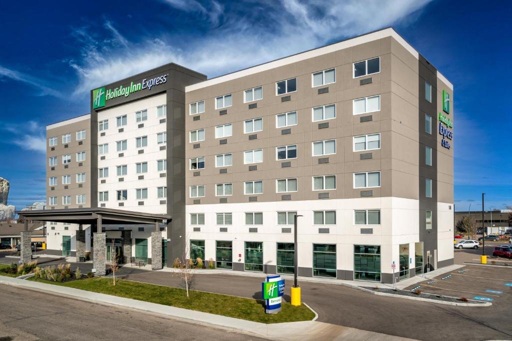 Holiday Inn Express & Suites - Brandon, an IHG Hotel