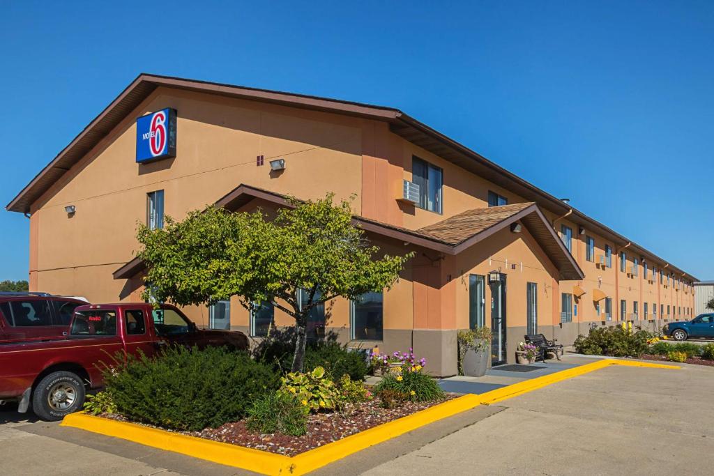 Motel 6-Marshalltown, IA